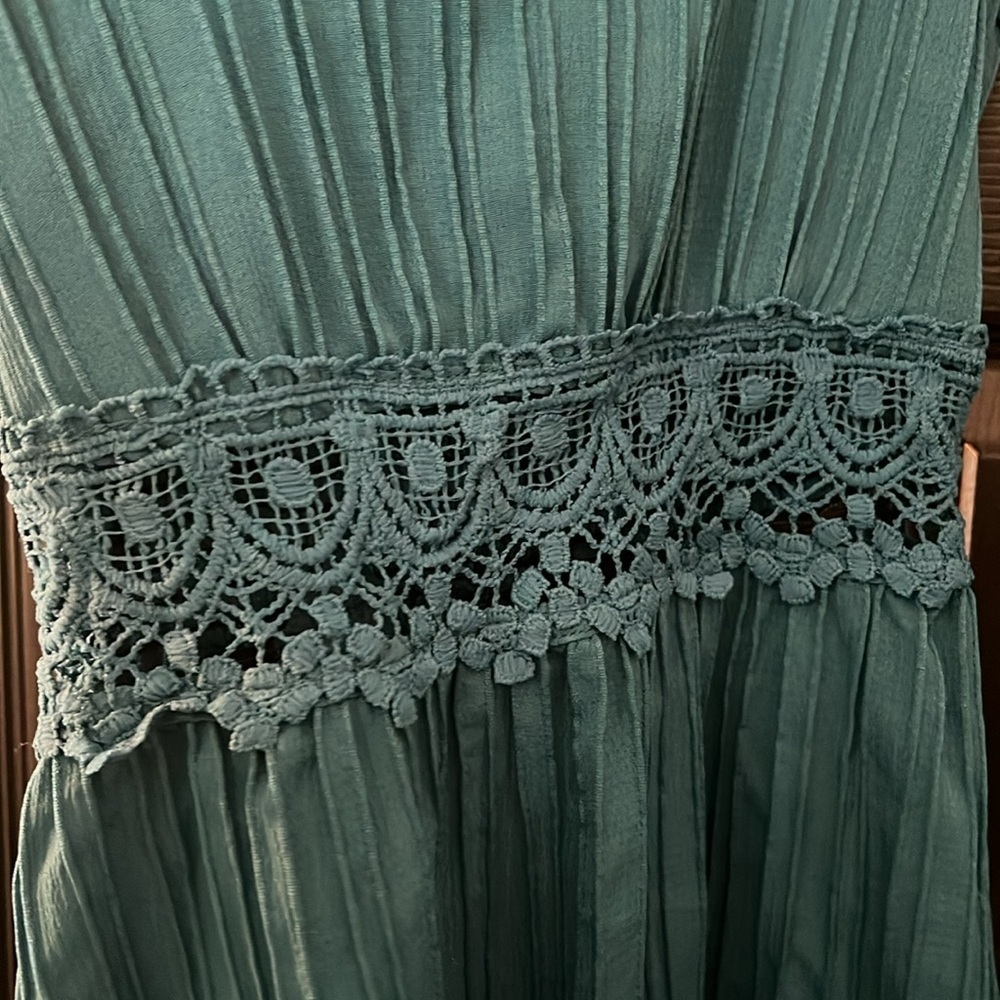 Adorable Blue Dress! Size M - Picture 3 of 4